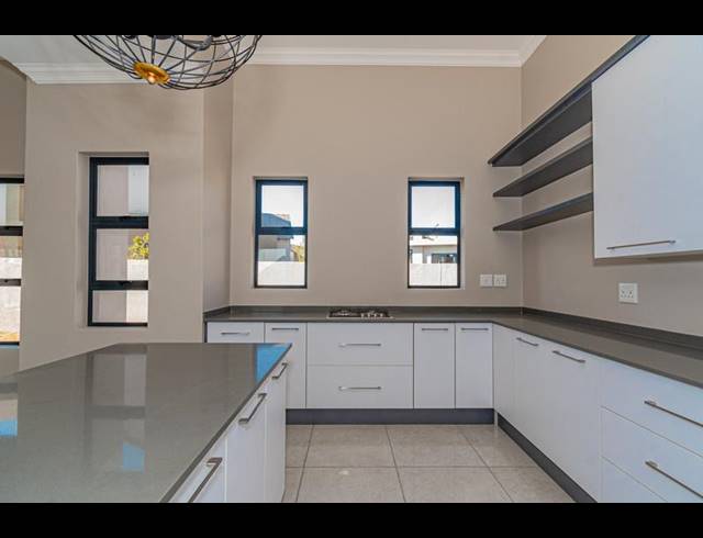 3 BEDROOM PROPERTY TO RENT IN COPPERLEAF ESTATE